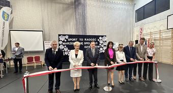 Uroczyste otwarcie sali gimnastycznej i obserwatorium astronomicznego w Publicznej Szkole Podstawowej w Gocławiu