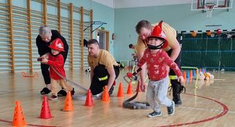 Mały strażak w akcji! I Zawody Strażackie Przedszkolaków w Puznówce za nami